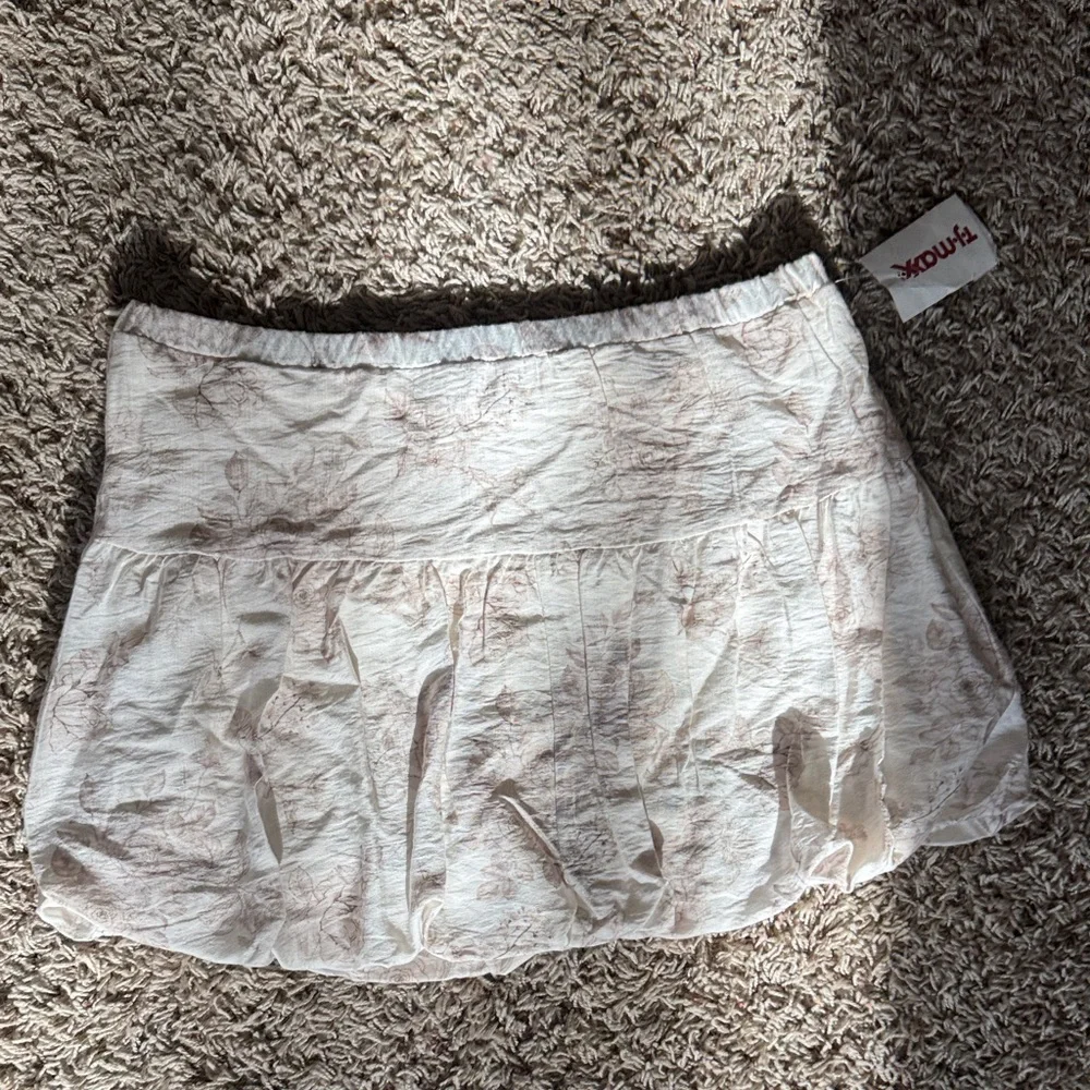 Love Tree Cream and Brown Skort